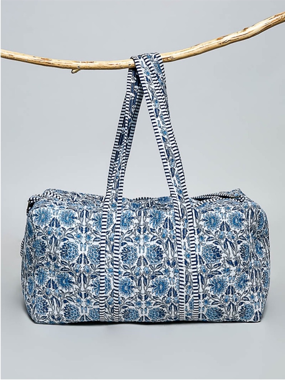 New: POL “Sadie” Large Quilted Blue Floral Print Tote Weekender Duffle Bag